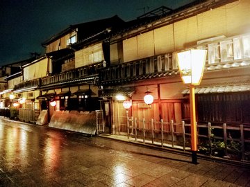 Kyoto Adventures – Gion by night